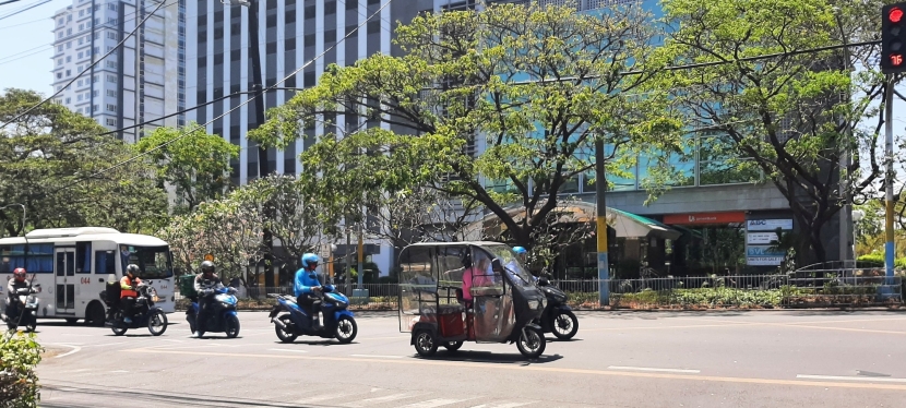 Prohibition on e-bikes and e-trikes on major Metro Manila roads takes effect today